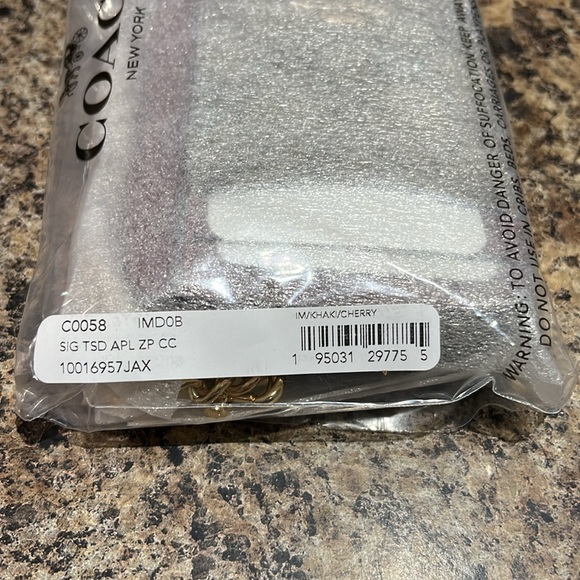 Coach Zip Card Case In Signature Canvas - Picture 3 of 7